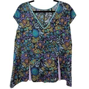 Little Journeys Chicago Multicolor V-Neck Mesh Detail Top Size S